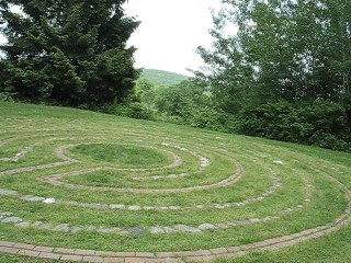 10087712 the labyrinth at wisdom house